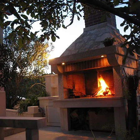 Spilla - Three Bedroom With Terrace