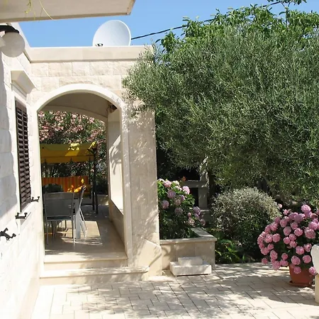 Spilla - Three Bedroom With Terrace *