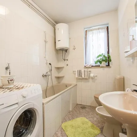 Spilla - Three Bedroom With Terrace