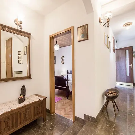 Spilla - Three Bedroom With Terrace Vikendica